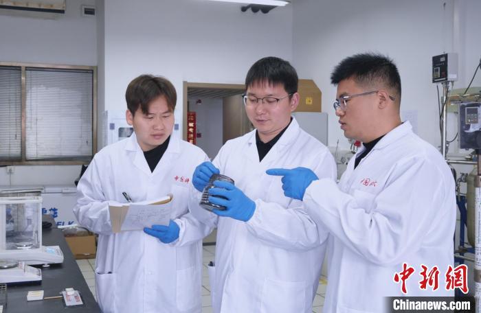 中國科研團隊研發(fā)低成本生物質(zhì)鈉電新材料